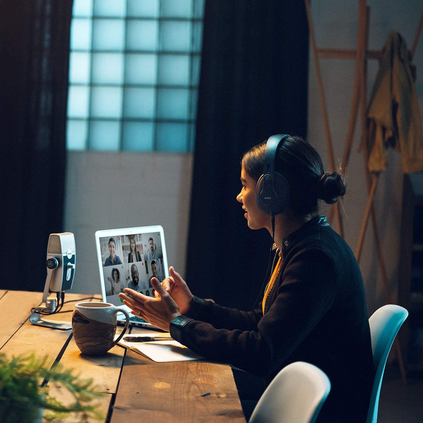 AKG Pro Audio Podcaster Essentials Kit for Streamers, Vloggers, and Gamers-Includes Lyra USB-C Microphone, K371 Headphones, and Ableton Lite Software