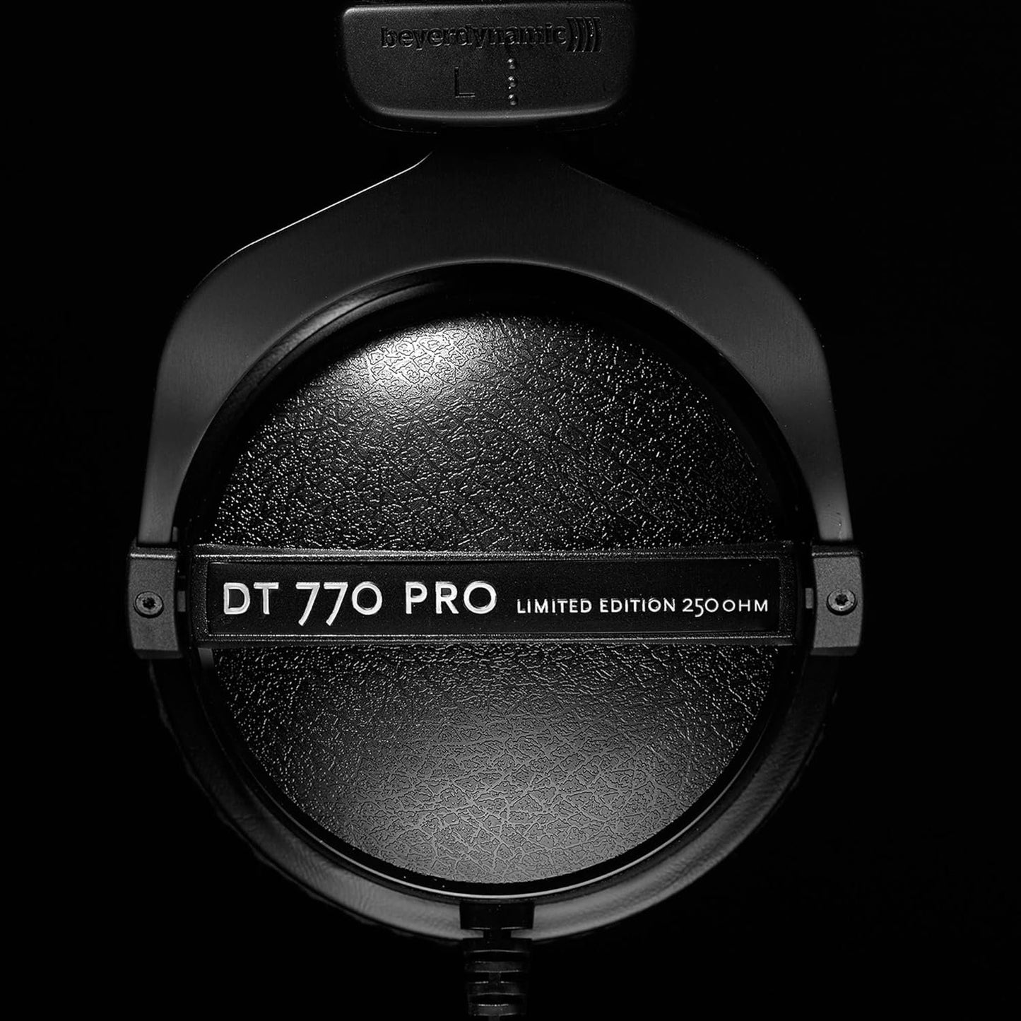 beyerdynamic DT 770 PRO 250 Ohm Over-Ear Studio Headphones in Black. Closed Construction, Wired for Studio use, Ideal for Mixing in The Studio