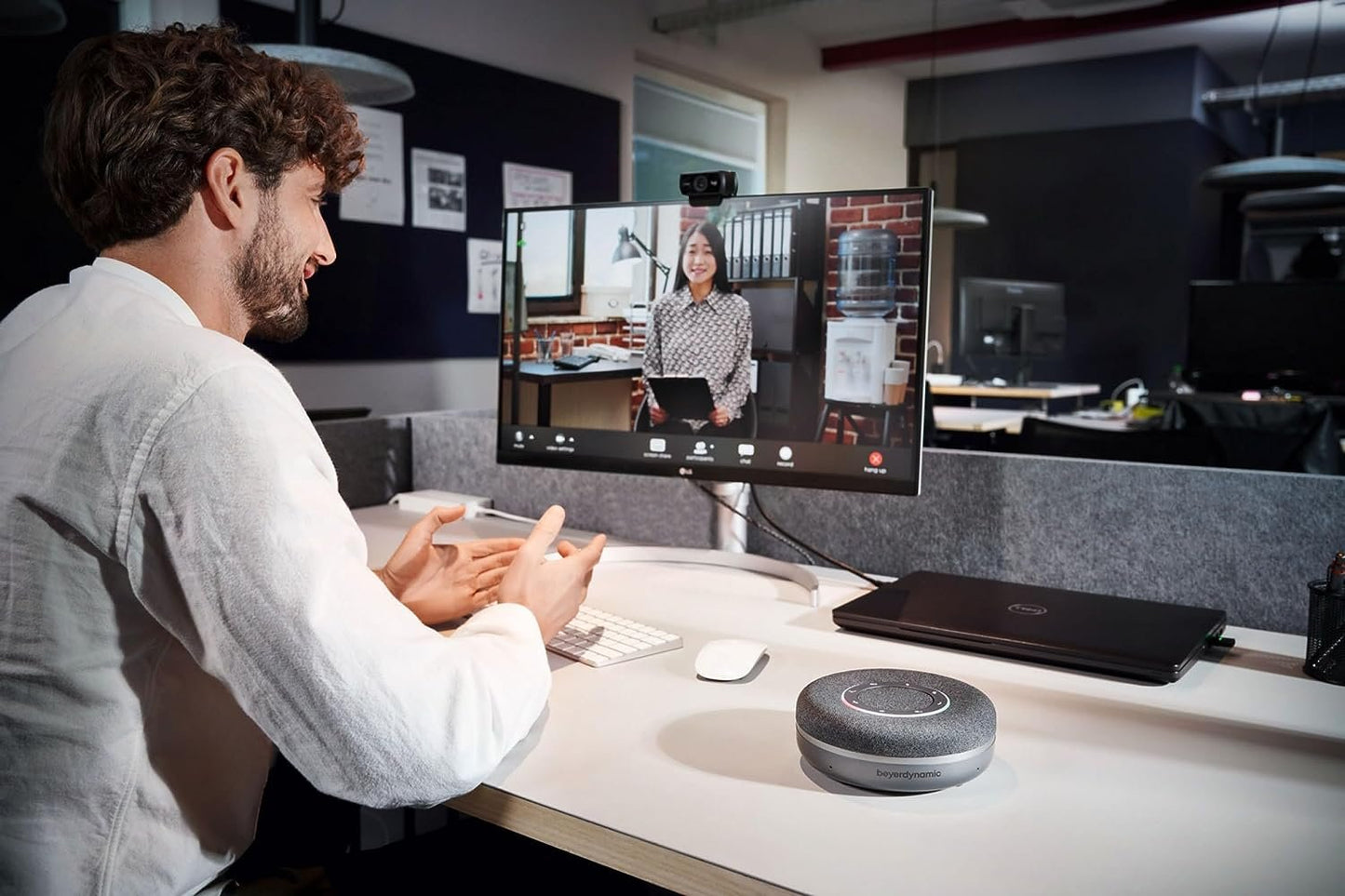 beyerdynamic Space Personal Bluetooth/USB Speakerphone (Charcoal)