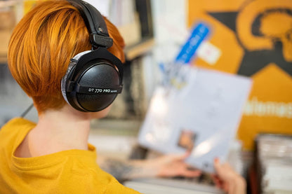 beyerdynamic DT 770 PRO 250 Ohm Over-Ear Studio Headphones in Black. Closed Construction, Wired for Studio use, Ideal for Mixing in The Studio