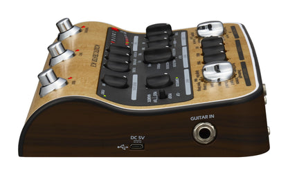 Zoom AC-3 Acoustic Creator, Acoustic DI with Tone Restoration, Acoustic Modeling, 9 effects, Compression, Tuner, Reverb, EQ, and Anti-Feedback