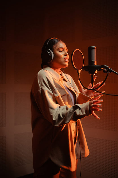 beyerdynamic PRO X M90 Side Addressed Condenser Microphone with Storage Bag, Pop Filter, and Shock Mount