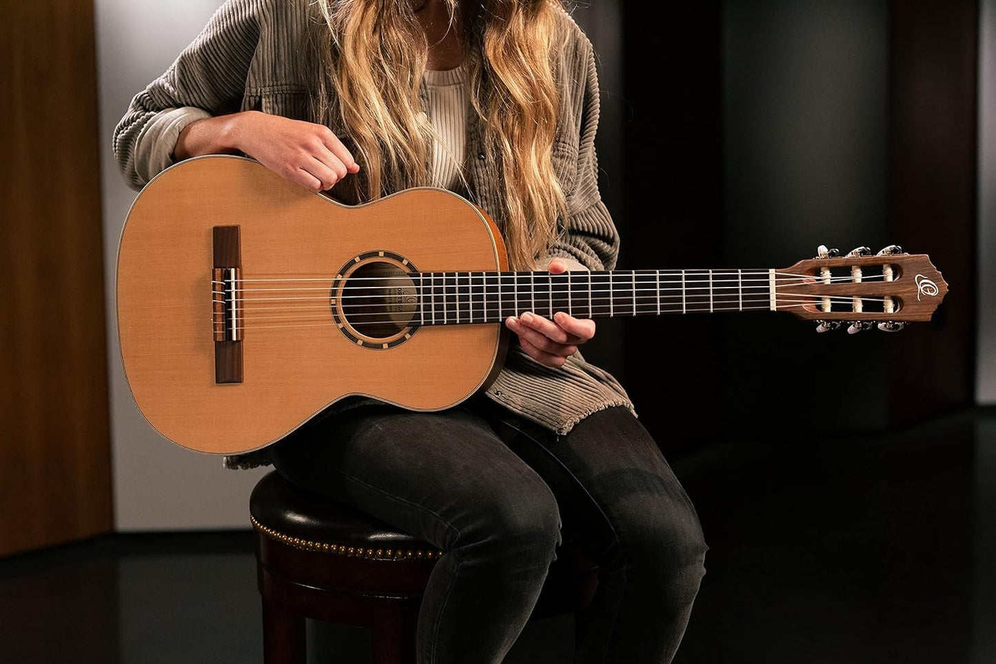 Ortega Guitars 6 String Family Series 3/4 Size Nylon Classical Guitar w/Bag, Right, Cedar Top-Natural-Satin, (R122-3/4)