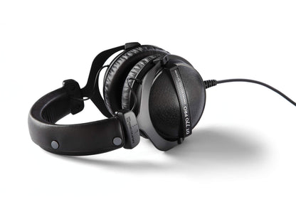 beyerdynamic DT 770 PRO 250 Ohm Over-Ear Studio Headphones in Black. Closed Construction, Wired for Studio use, Ideal for Mixing in The Studio