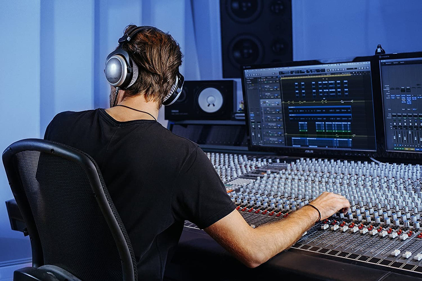 beyerdynamic DT 880 Pro Over-Ear Studio Headphone