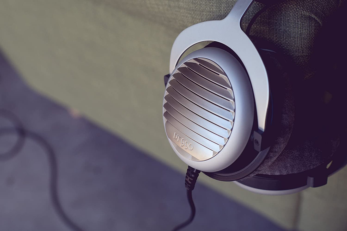 beyerdynamic DT 990 Premium Edition 250 Ohm Over-Ear-Stereo Headphones. Open design, wired, high-end, for the stereo system