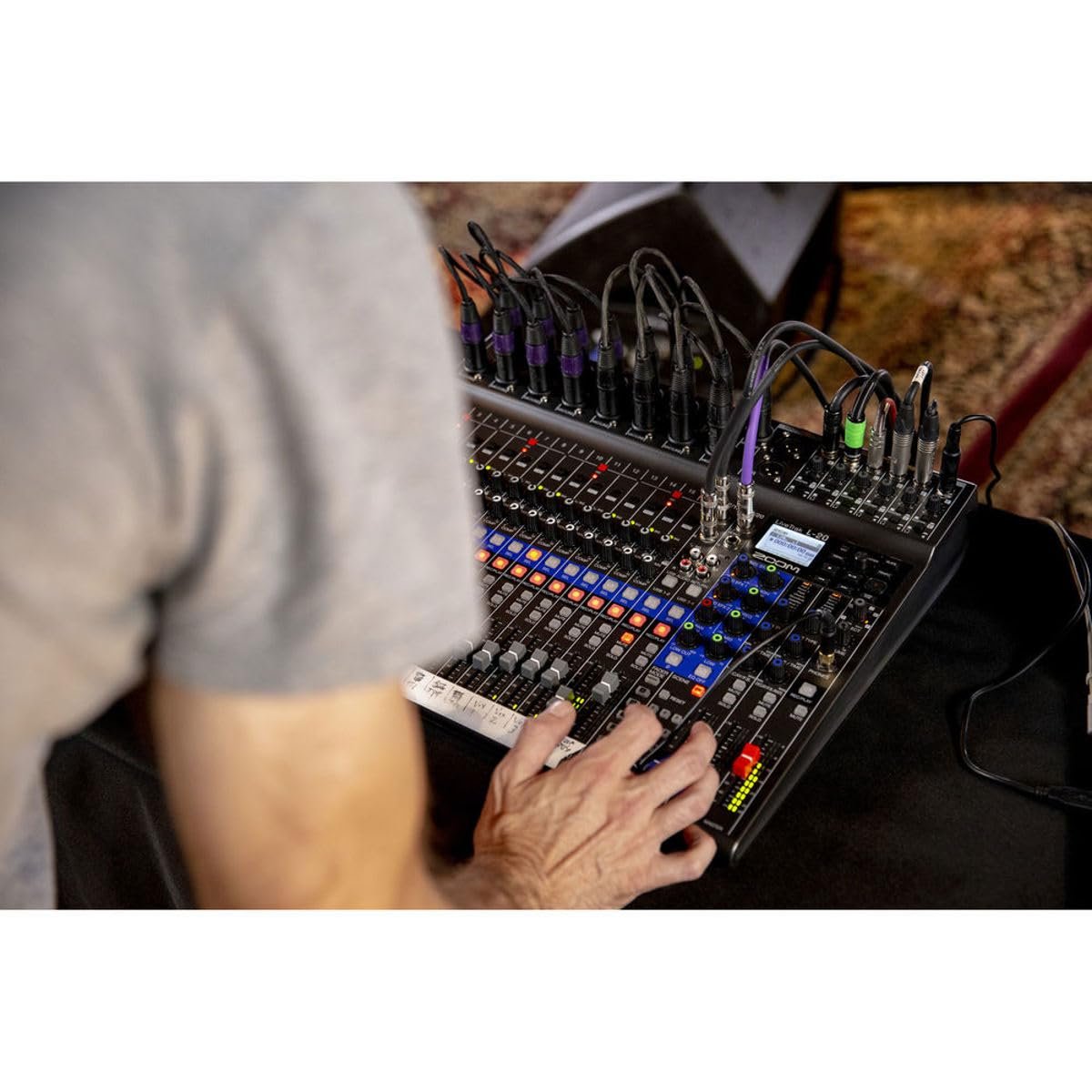 Zoom LiveTrak L-20