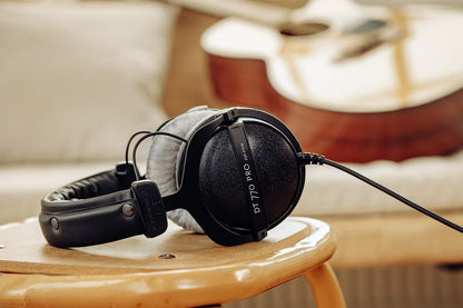 beyerdynamic DT 770 PRO 250 Ohm Over-Ear Studio Headphones in Black. Closed Construction, Wired for Studio use, Ideal for Mixing in The Studio