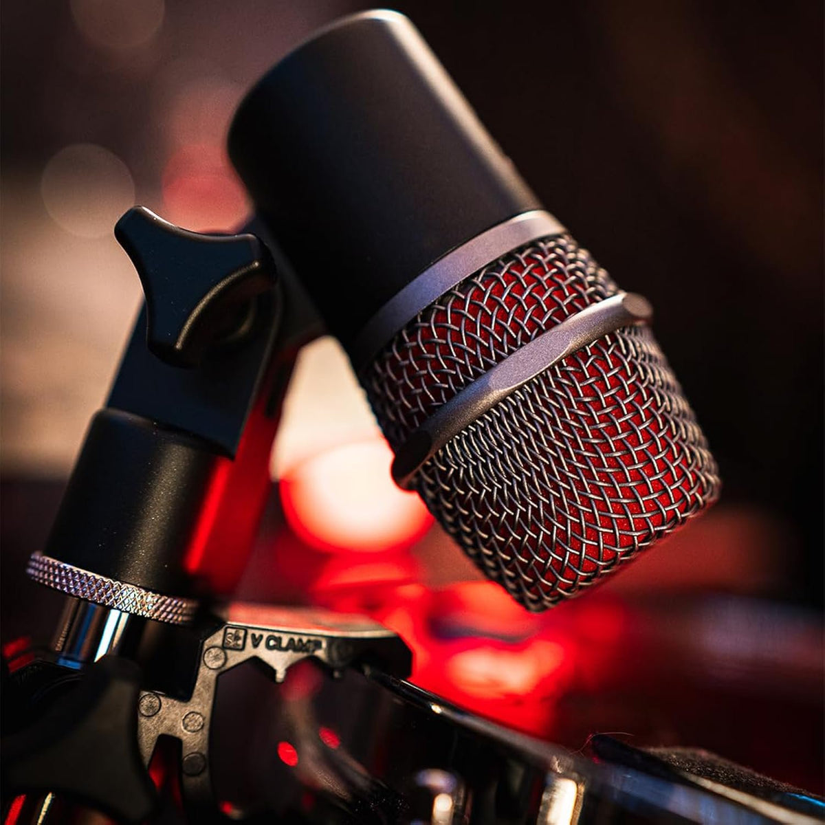 SE ELECTRONICS V BEAT Drum Mic - Compact Dynamic Supercardioid Drum Microphone for Toms & Snares with Adjustable Swivel Mount for Precise Positioning - Perfect for Studio & Live Use