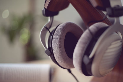 beyerdynamic DT 990 Premium Edition 250 Ohm Over-Ear-Stereo Headphones. Open design, wired, high-end, for the stereo system