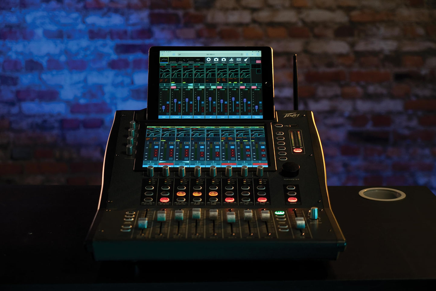 Peavey Aureus 28-channel Digital Mixer