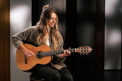 Ortega Guitars 6 String Family Series 3/4 Size Nylon Classical Guitar w/Bag, Right, Cedar Top-Natural-Satin, (R122-3/4)